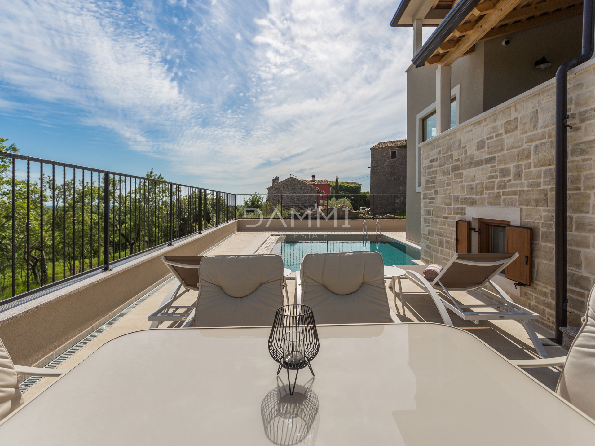 ISTRIEN, BUJE - Wunderschöne Villa mit Blick auf das Meer und die Natur